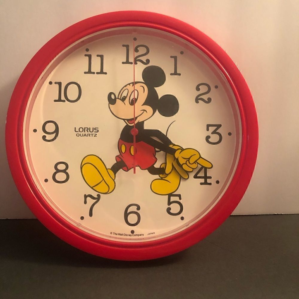 Walt Disney vintage Mickey Mouse Clock. Lotus Quart. EUC